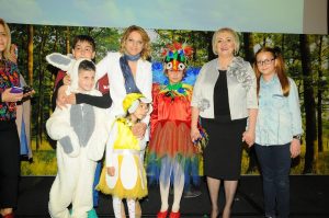 Işığa Uzanan Eller görseli