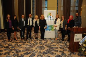 Işığa Uzanan Eller görseli