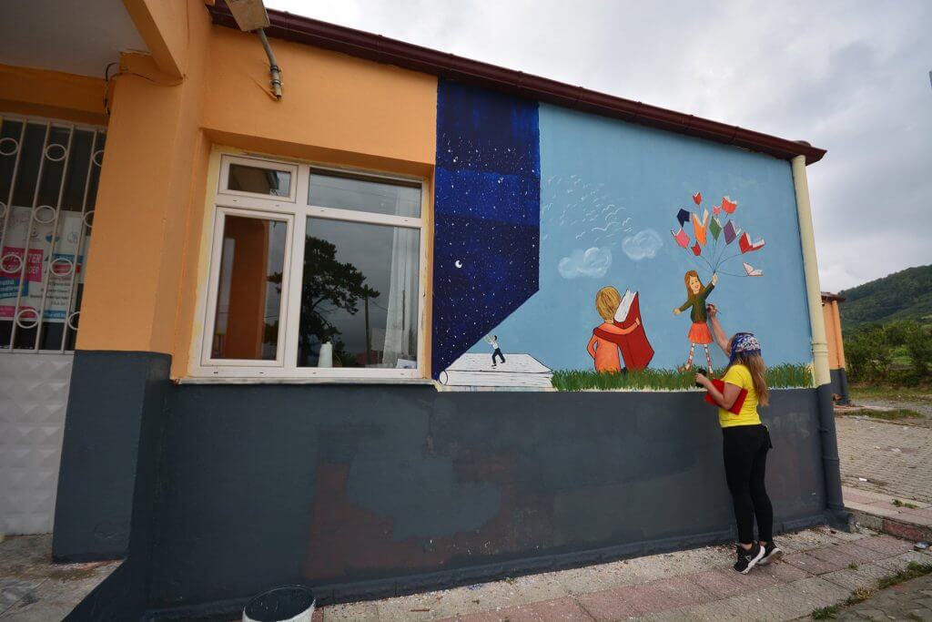 ELVİN ve PTT-DER Düzardıç Köyü Okul Boyama ve Çocuk Şenliği görseli