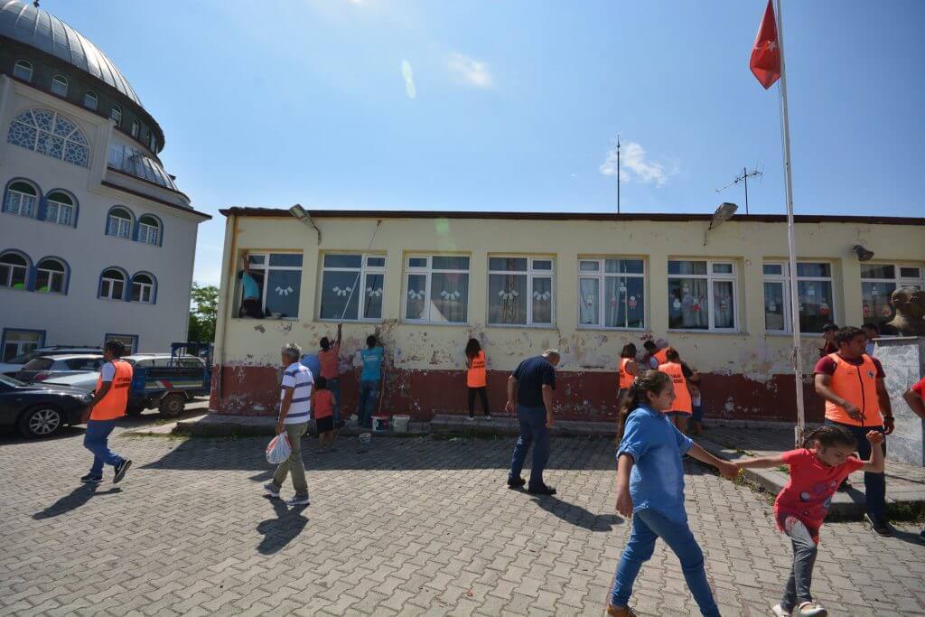 ELVİN ve PTT-DER Düzardıç Köyü Okul Boyama ve Çocuk Şenliği görseli