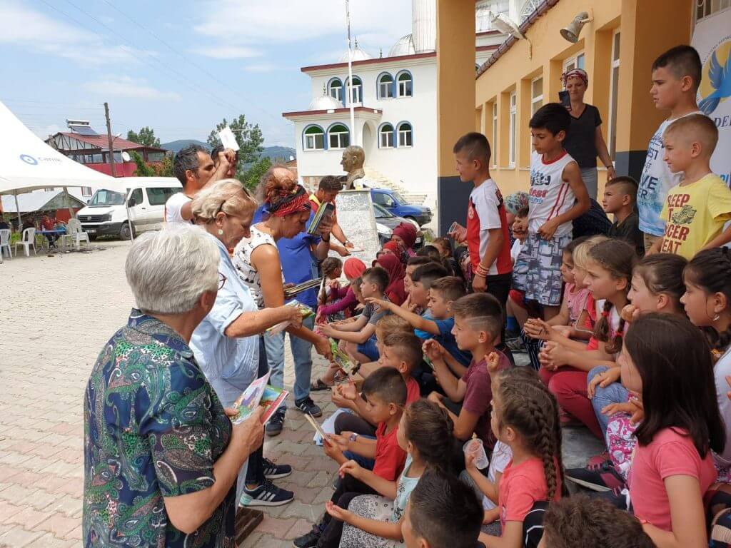 ELVİN ve PTT-DER Düzardıç Köyü Okul Boyama ve Çocuk Şenliği görseli