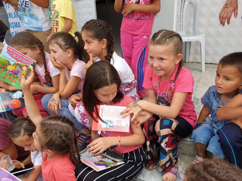 ELVİN ve PTT-DER Düzardıç Köyü Okul Boyama ve Çocuk Şenliği görseli