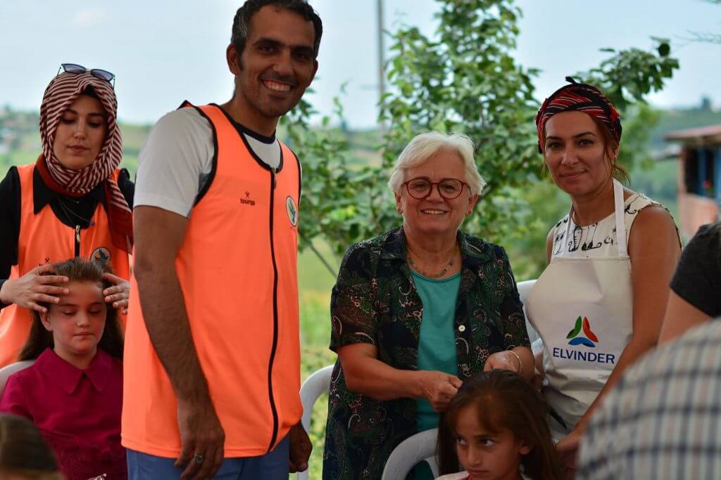 ELVİN ve PTT-DER Düzardıç Köyü Okul Boyama ve Çocuk Şenliği görseli