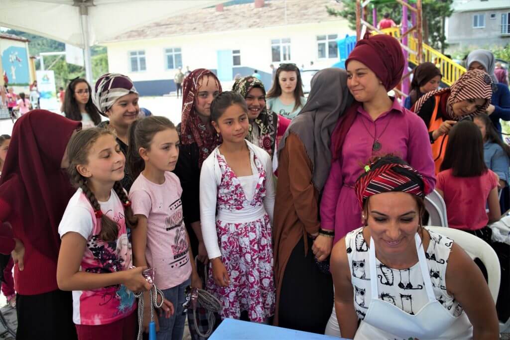 ELVİN ve PTT-DER Düzardıç Köyü Okul Boyama ve Çocuk Şenliği görseli