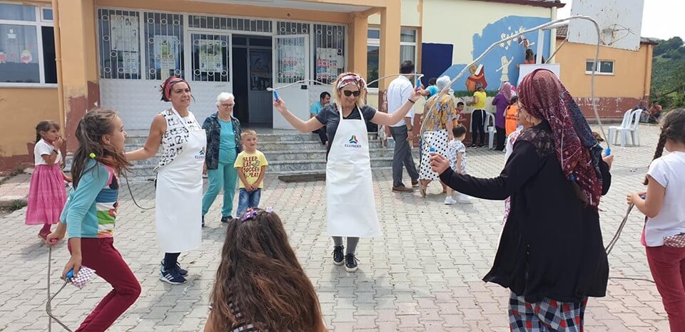 ELVİN ve PTT-DER Düzardıç Köyü Okul Boyama ve Çocuk Şenliği görseli