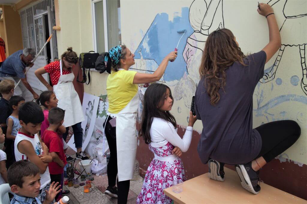 ELVİN ve PTT-DER Düzardıç Köyü Okul Boyama ve Çocuk Şenliği görseli