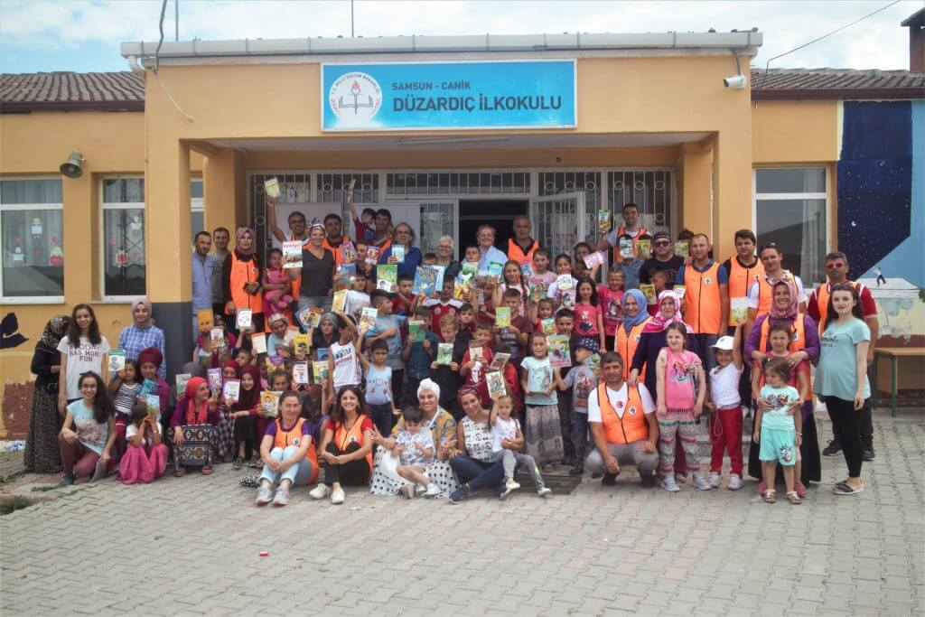 ELVİN ve PTT-DER Düzardıç Köyü Okul Boyama ve Çocuk Şenliği görseli