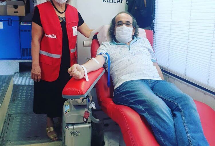 ELVİNDER KIZILAY Kan Bağışı görseli