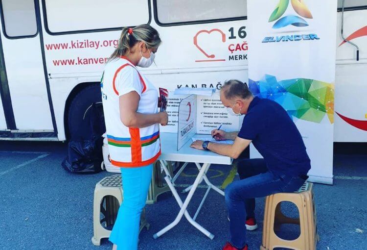ELVİNDER KIZILAY Kan Bağışı görseli