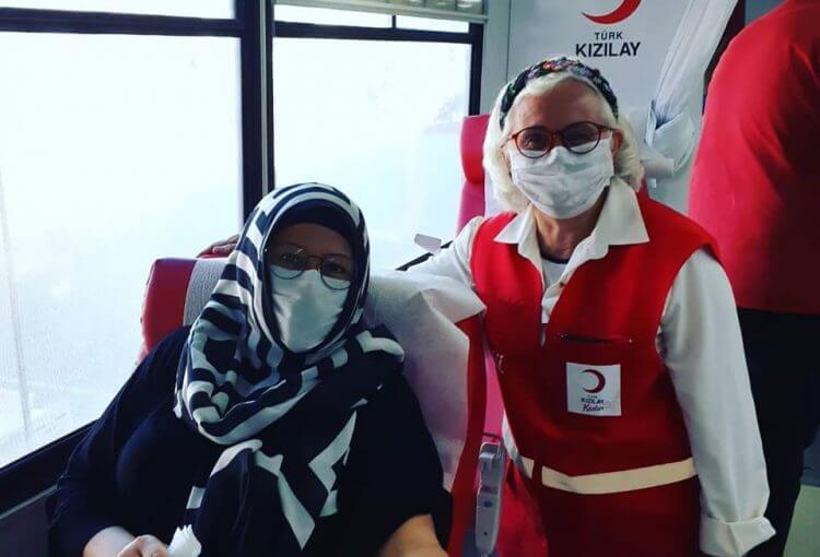 ELVİNDER KIZILAY Kan Bağışı görseli