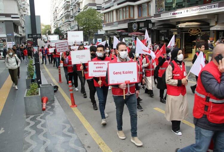 ELVİNDER ve KIZILAY El Ele görseli