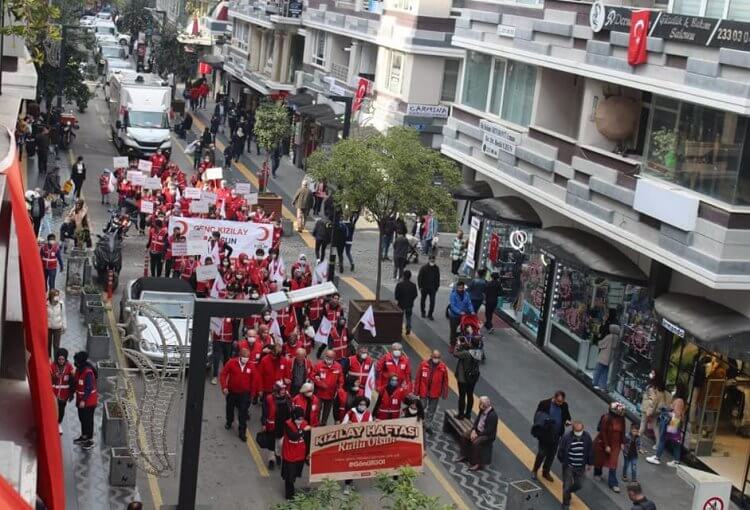 ELVİNDER ve KIZILAY El Ele görseli