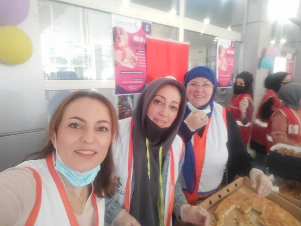 ELVİNDER ve KIZILAY El Ele görseli