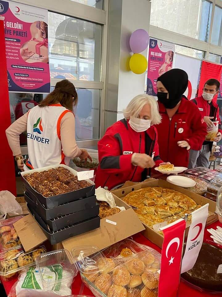 ELVİNDER ve KIZILAY El Ele görseli