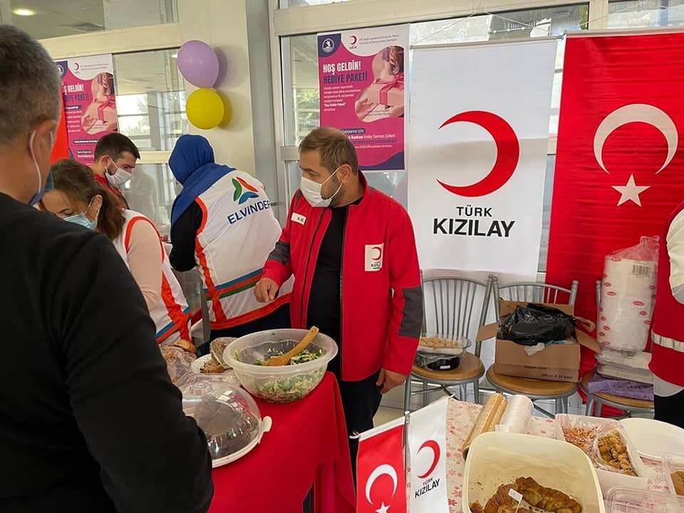 ELVİNDER ve KIZILAY El Ele görseli